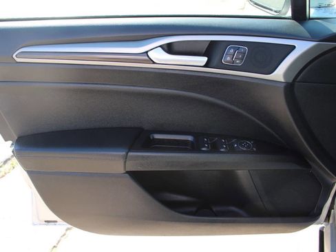 Used 2019 Ford Fusion SEL FWD image 11