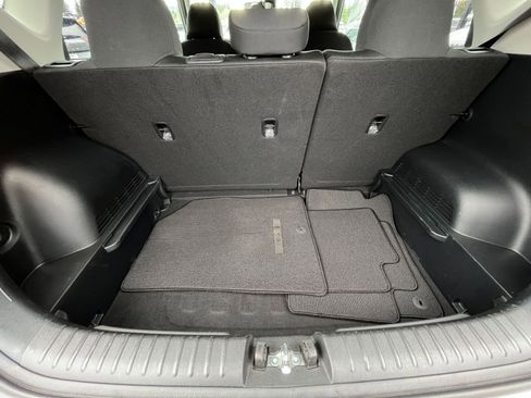 Used 2025 Kia Soul LX w/ LX Technology Package FWD image 30