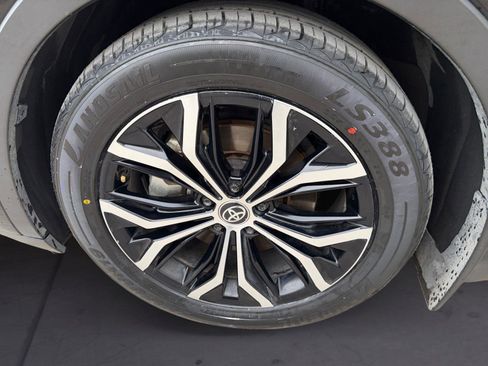 Used 2024 Toyota Crown XLE image 14