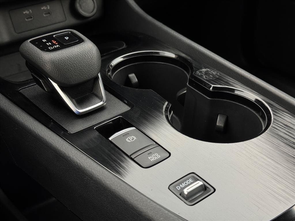 Certified 2025 Nissan Rogue SV FWD image 17