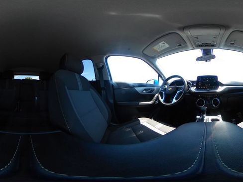 Used 2025 Chevrolet Blazer LT FWD image 43