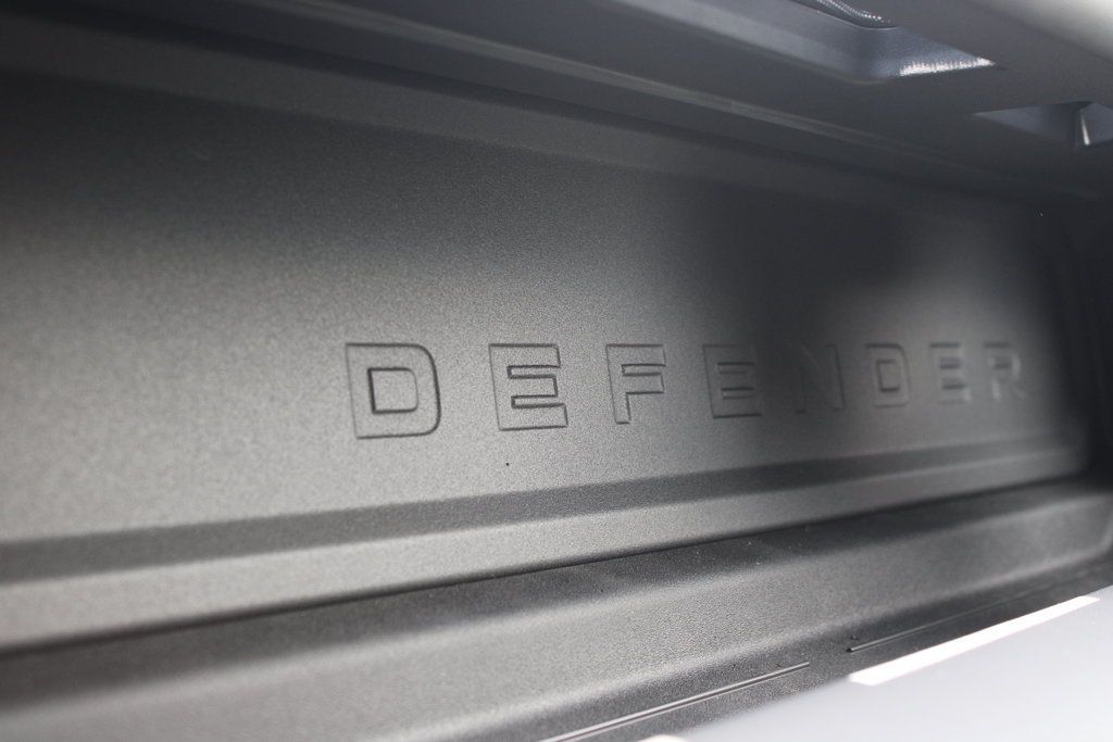 New 2026 Land Rover Defender 110 OCTA AWD/4WD image 28