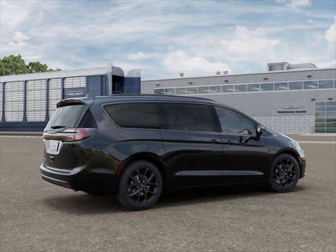 New 2026 Chrysler Pacifica Select image 24
