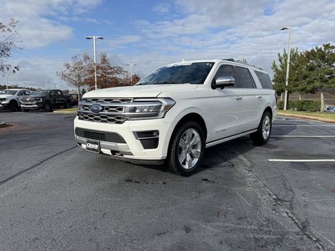 Used 2024 Ford Expedition Max Platinum image 3