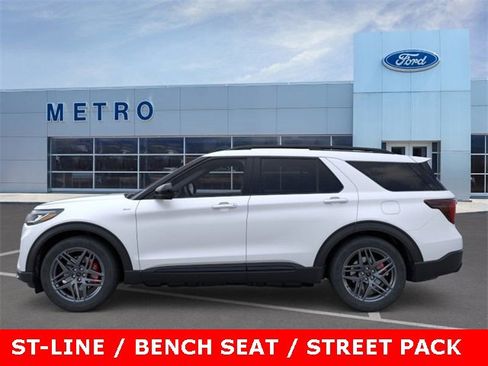 New 2025 Ford Explorer ST-Line w/ ST-Line Street Pack image 4