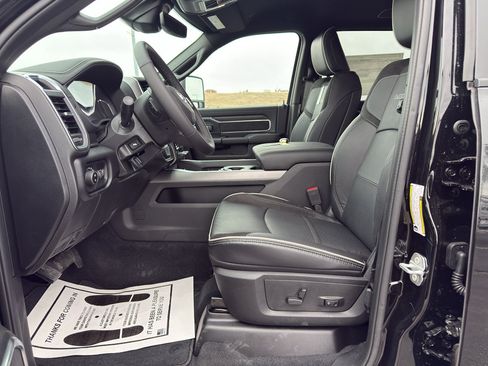 New 2026 RAM 2500 Laramie AWD/4WD image 9