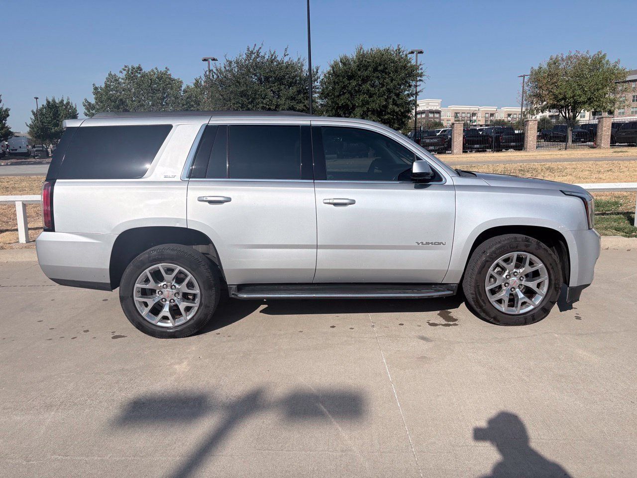 Used 2018 GMC Yukon SLT w/ Open Road Package RWD image 3