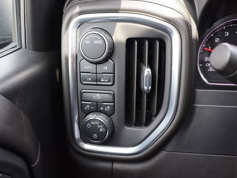 Used 2022 Chevrolet Silverado 1500 LT AWD/4WD image 8