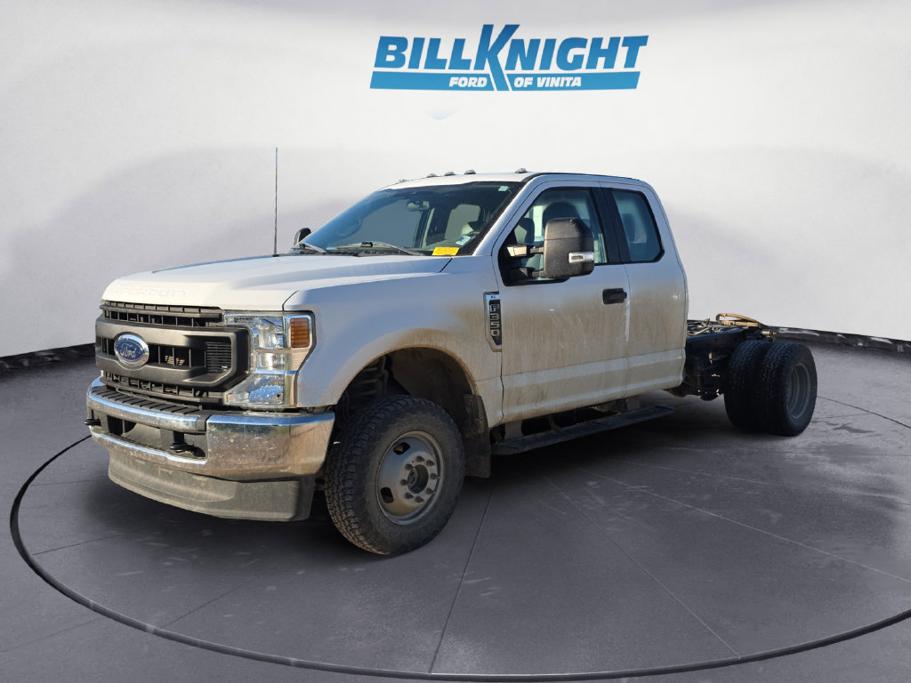 Used 2022 Ford F350 XL w/ Power Equipment Group AWD/4WD image 1