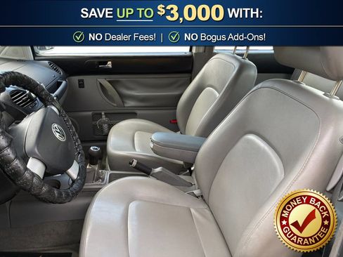 Used 2001 Volkswagen Beetle GLS FWD image 2