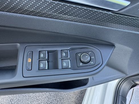 Used 2024 Volkswagen Golf R AWD/4WD image 14