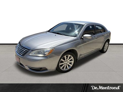 Used 2013 Chrysler 200 Touring FWD image 1