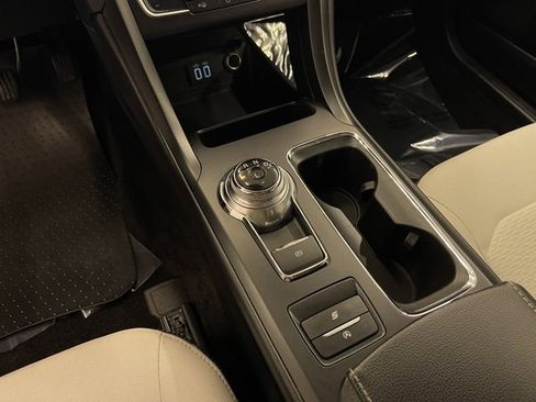 Used 2020 Ford Fusion SE w/ Equipment Group 151A image 16