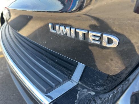 Used 2017 Jeep Grand Cherokee Limited image 12