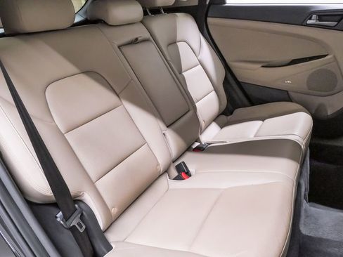 Used 2017 Hyundai Tucson SE Plus FWD image 11