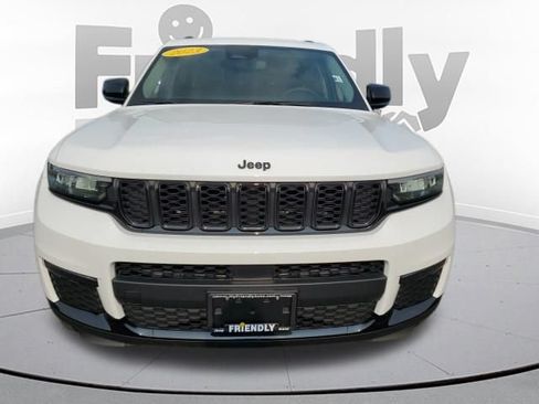 Used 2023 Jeep Grand Cherokee L Limited w/ Black Appearance Package AWD/4WD image 8