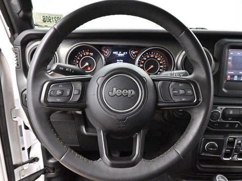 Used 2023 Jeep Gladiator Sport AWD/4WD image 15