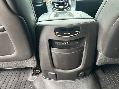 Used 2015 Cadillac Escalade Premium AWD/4WD image 15