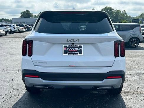 New 2025 Kia Sorento LX image 9