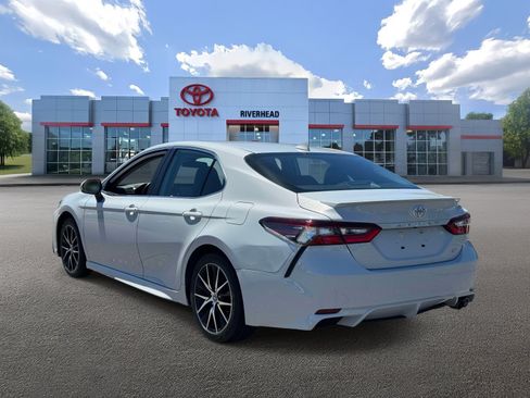 Certified 2023 Toyota Camry SE FWD image 6