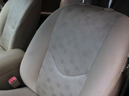 Used 2012 Toyota RAV4 4WD w/ Value Pkg image 11
