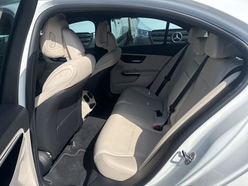 Used 2023 Mercedes-Benz C 300 Sedan image 10