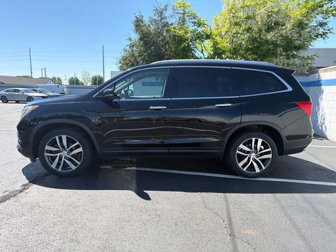 Used 2017 Honda Pilot Touring image 3