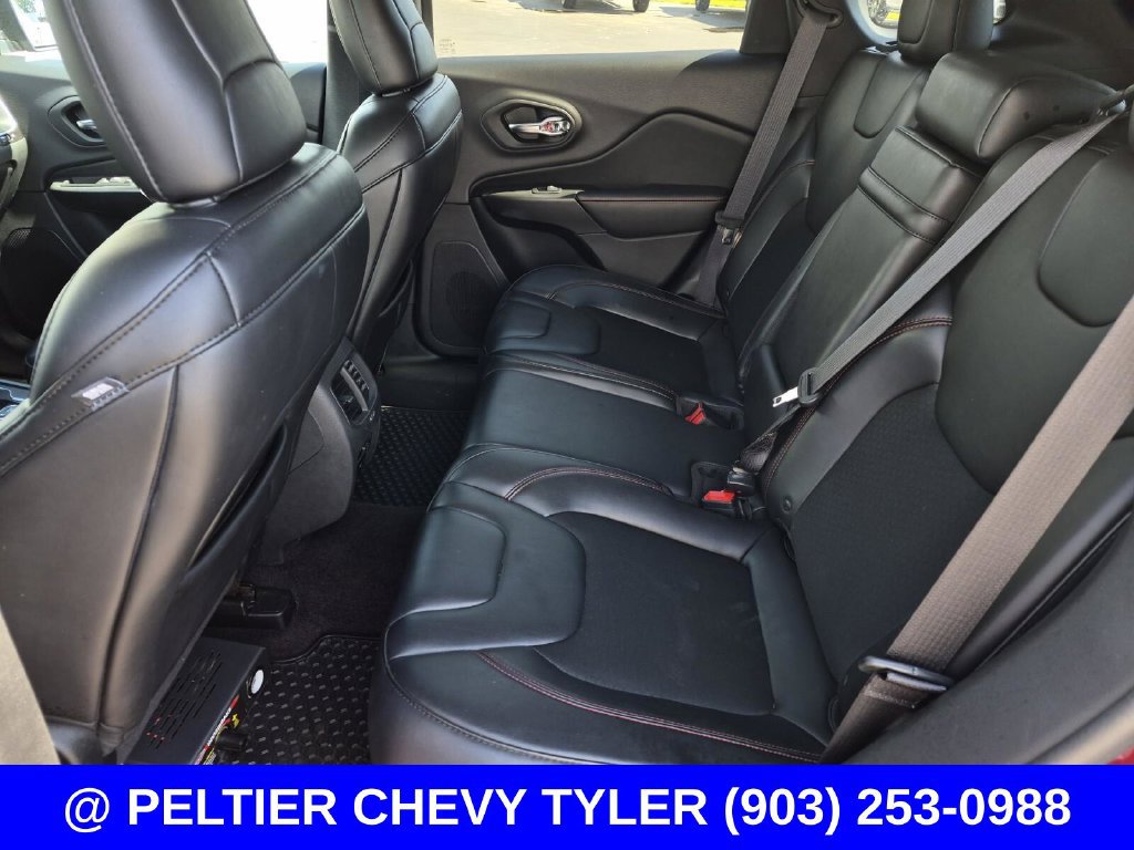 Used 2019 Jeep Cherokee Trailhawk w/ Cold Weather Group AWD/4WD image 34