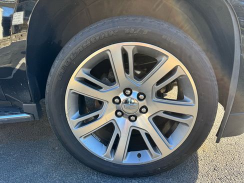 Used 2019 Cadillac Escalade Luxury image 12