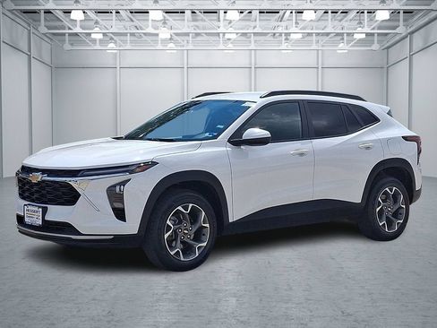 Certified 2024 Chevrolet Trax LT FWD image 4
