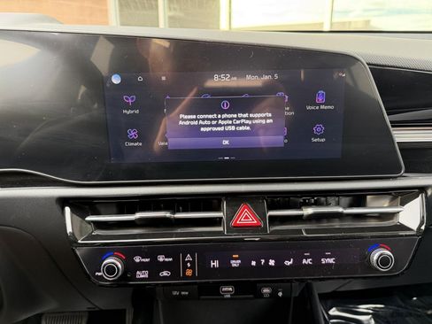 Used 2024 Kia Niro EX image 24