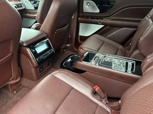 Used 2020 Lincoln Aviator Black Label w/ Dynamic Handling Package image 4