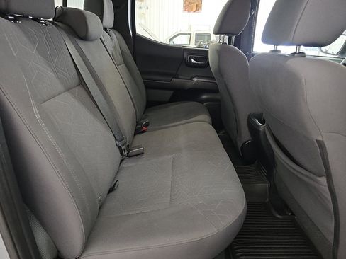 Used 2019 Toyota Tacoma TRD Off-Road image 32