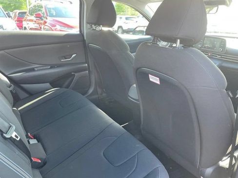 Used 2023 Hyundai Elantra SEL FWD image 11