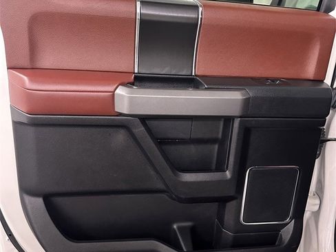 Used 2018 Ford F150 Platinum w/ Equipment Group 701A Luxury image 29