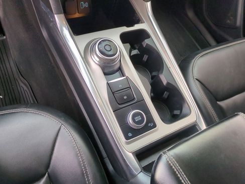 Used 2022 Ford Explorer XLT w/ Equipment Group 202A image 15