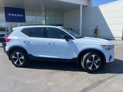 Certified 2026 Volvo XC40 B5 Plus w/ Protection Package Premier image 2