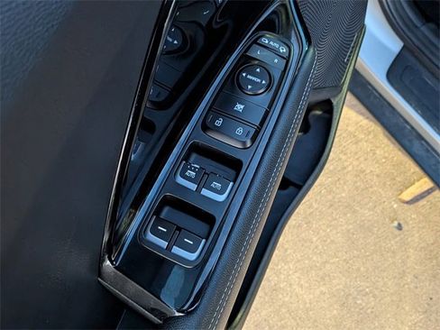 Used 2019 Kia Niro S Touring image 13