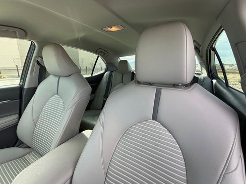 Used 2021 Toyota Camry SE image 18