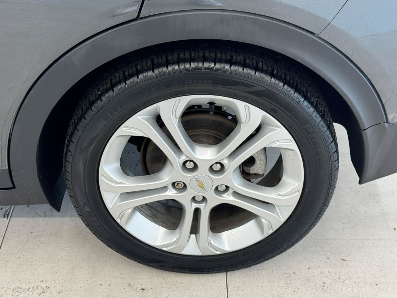 Used 2020 Chevrolet Bolt LT FWD image 31