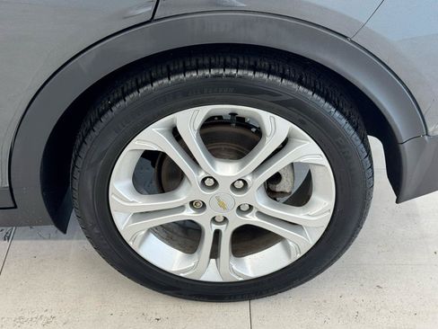 Used 2020 Chevrolet Bolt LT FWD image 31