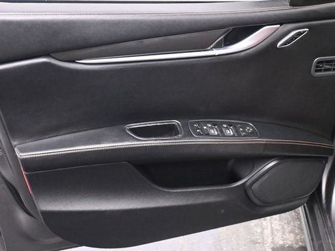 Used 2017 Maserati Ghibli RWD image 13