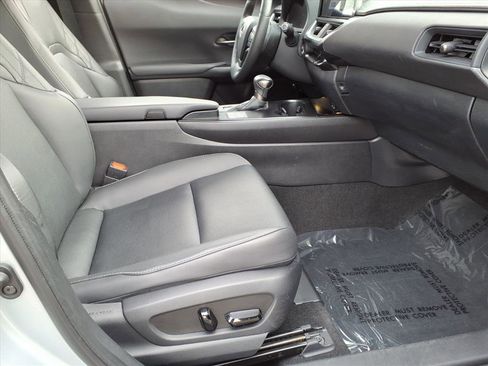 Certified 2023 Lexus UX 250h F Sport image 9