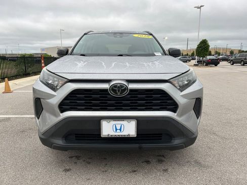 Used 2020 Toyota RAV4 LE AWD/4WD image 2