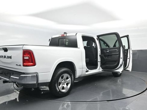 Used 2025 RAM 1500 Big Horn AWD/4WD image 32