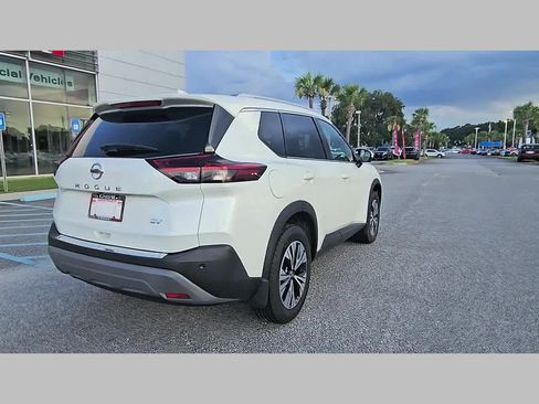 Used 2021 Nissan Rogue SV w/ Premium Package FWD image 32