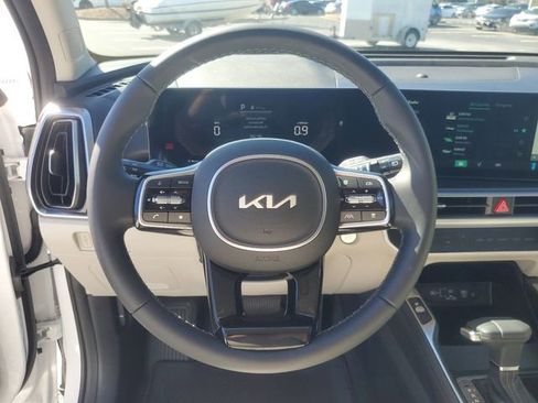 Certified 2025 Kia Sorento S FWD image 11