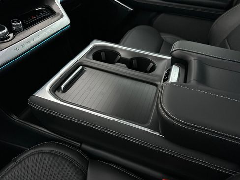 New 2025 Ford Expedition Platinum w/ Stealth Performance Package image 35