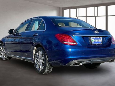 Used 2017 Mercedes-Benz C 300 4MATIC Sedan image 4