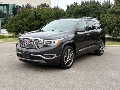 Used 2019 GMC Acadia Denali w/ Technology Package AWD/4WD image 3